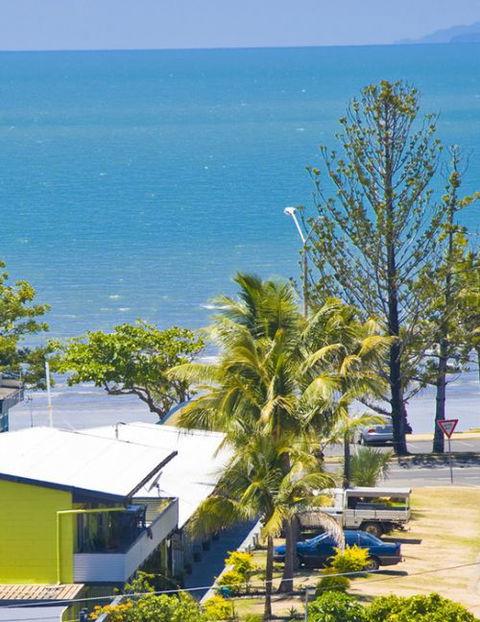 Surfside Motel - Yeppoon - Accommodation Whitsundays 0