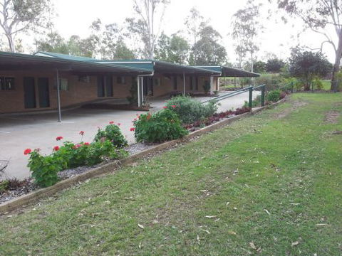 Tiaro Motor Inn - Accommodation Whitsundays 1