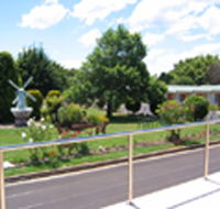 Golden Chain Beachway Motel and Restaurant - Accommodation Whitsundays