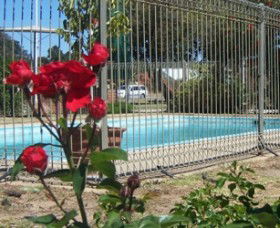 Motel Menere's - Accommodation Whitsundays 0