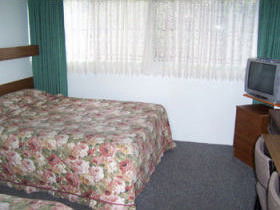 Midvalley  Motel - Accommodation Whitsundays 0