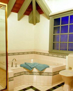 Olde Maritime Motor Inn - Accommodation Whitsundays 0