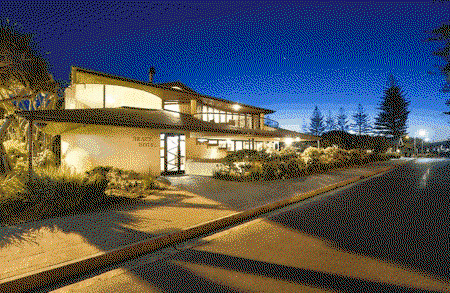 Beach Hotel Resort - Accommodation Whitsundays 1
