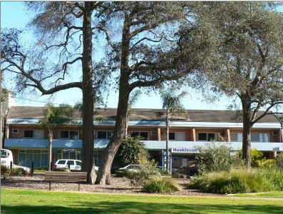 Huskisson Beach Motel - Accommodation Whitsundays 0