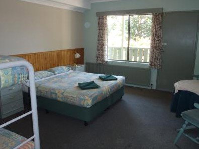 Jindy Inn - Accommodation Whitsundays 2