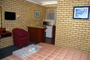 Coastal Comfort Motel - Accommodation Whitsundays 4
