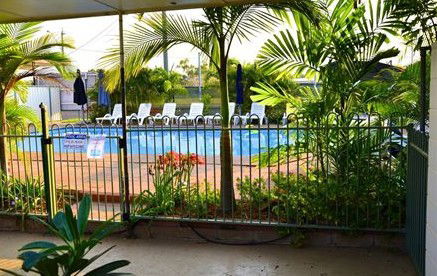 4th Avenue Motor Inn - Accommodation Whitsundays 0