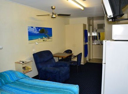4th Avenue Motor Inn - Accommodation Whitsundays 2