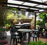 Lake Front Motel - Accommodation Whitsundays