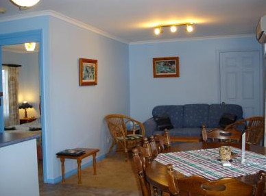 Lake Front Motel - Accommodation Whitsundays 2