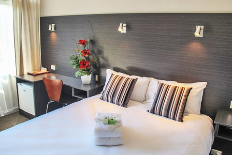 Mid City Motor Lodge - Accommodation Whitsundays 0
