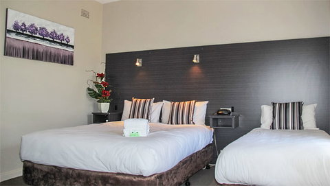 Mid City Motor Lodge - Accommodation Whitsundays 1