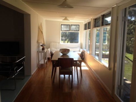 Greens Beach Cottage - Accommodation Whitsundays 3