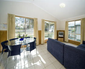 Swan Lake Holiday Park - Accommodation Whitsundays 0