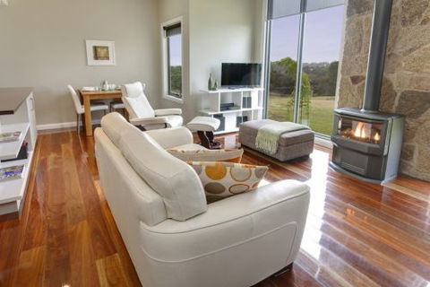 Stonetryst Spa Villas - Accommodation Whitsundays 1
