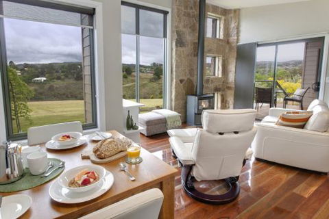 Stonetryst Spa Villas - Accommodation Whitsundays 2