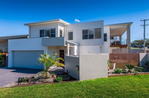 Escape At Nobbys - Accommodation Whitsundays 1