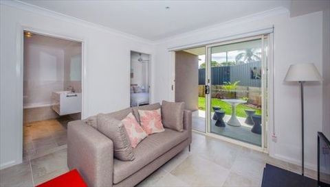 Escape At Nobbys - Accommodation Whitsundays 6