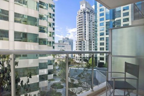 Astra Apartments - Chatswood - Accommodation Whitsundays 0