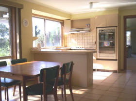 Red Rock Lodge - Accommodation Whitsundays 0