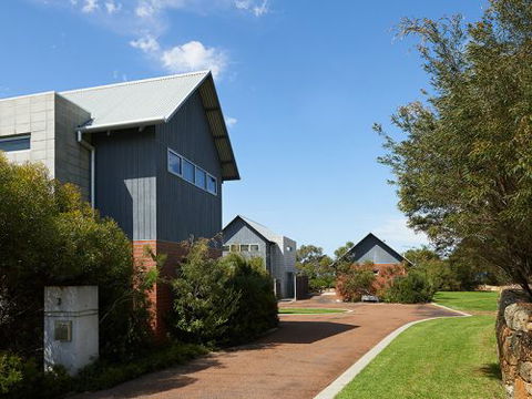 Hanover Bay Studio Apartments - Accommodation Whitsundays 4
