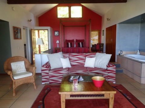 Mountain Edge Lodges - Accommodation Whitsundays 2