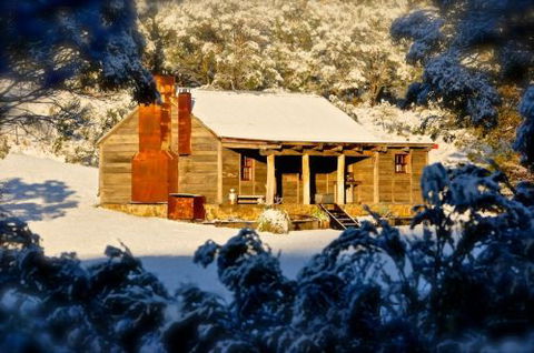 Moonbah Hut - Accommodation Whitsundays 2