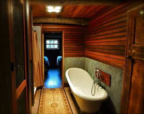 Moonbah Hut - Accommodation Whitsundays 3