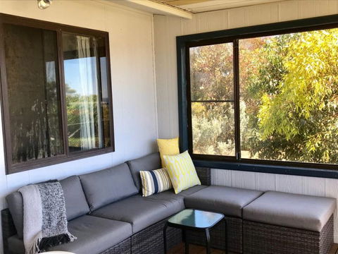 Fareview Beach House - Accommodation Whitsundays 1