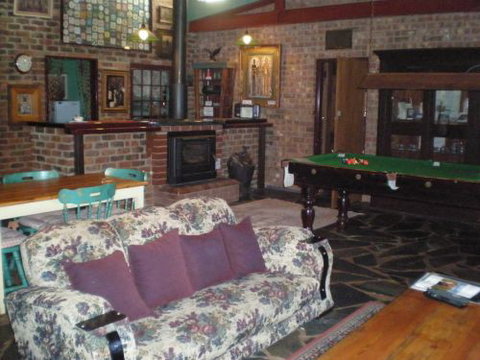 Eagle Foundry B & B - Accommodation Whitsundays 2
