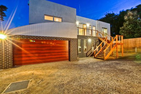 MORNINGTON PENINSULA ACCOMMODATION BEACH HOUSE - Accommodation Whitsundays 0