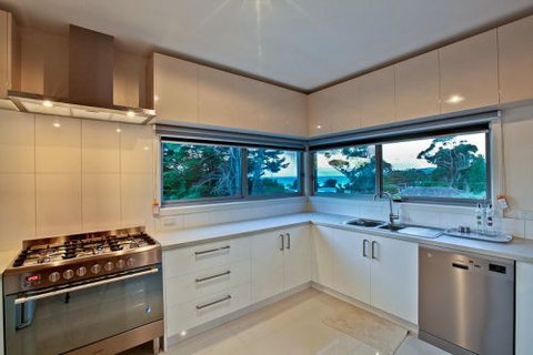 MORNINGTON PENINSULA ACCOMMODATION BEACH HOUSE - Accommodation Whitsundays 1