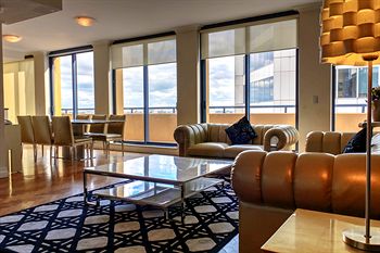Seasons Harbour Plaza - Accommodation Whitsundays 9