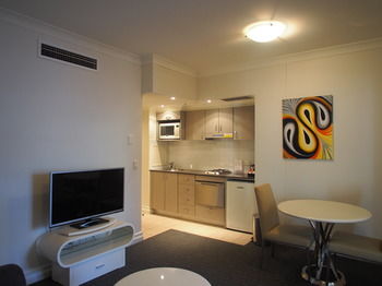 Seasons Harbour Plaza - Accommodation Whitsundays 21