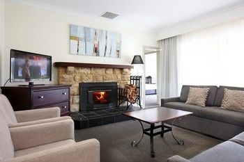 Harrigan's Irish Pub & Accommodation - Accommodation Whitsundays 2