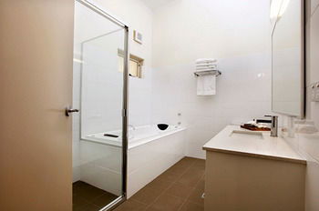 Harrigan's Irish Pub & Accommodation - Accommodation Whitsundays 6