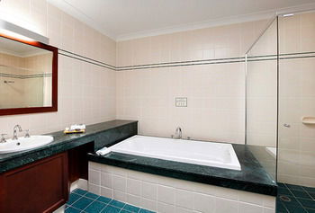 Harrigan's Irish Pub & Accommodation - Accommodation Whitsundays 7