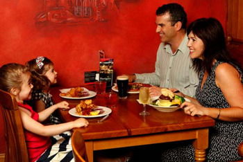 Harrigan's Irish Pub & Accommodation - Accommodation Whitsundays 11