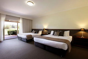Harrigan's Irish Pub & Accommodation - Accommodation Whitsundays 25