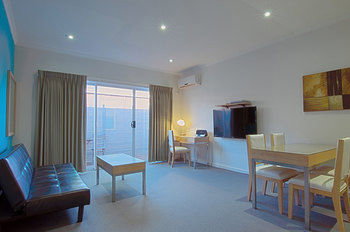 Buckingham International Serviced Apartments - Accommodation Whitsundays 7