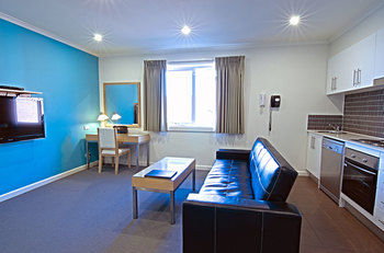 Buckingham International Serviced Apartments - Accommodation Whitsundays 10