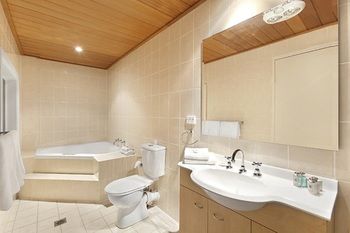 Checkers Resort & Conference Centre - Accommodation Whitsundays 34