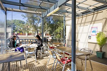 Cambridge Lodge - Hostel/Backpacker - Accommodation Whitsundays 8
