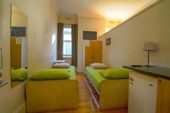 Cambridge Lodge - Hostel/Backpacker - Accommodation Whitsundays 11