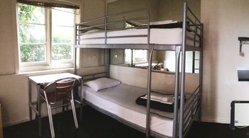 Cambridge Lodge - Hostel/Backpacker - Accommodation Whitsundays 24