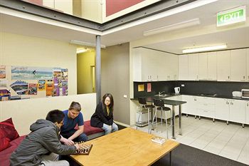 Cambridge Lodge - Hostel/Backpacker - Accommodation Whitsundays 1