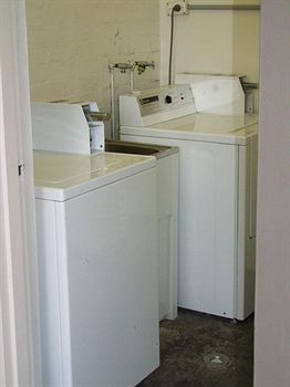 Cambridge Lodge - Hostel/Backpacker - Accommodation Whitsundays 2