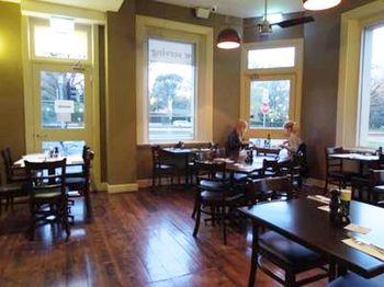 Naughtons Parkville Hotel - Accommodation Whitsundays 8