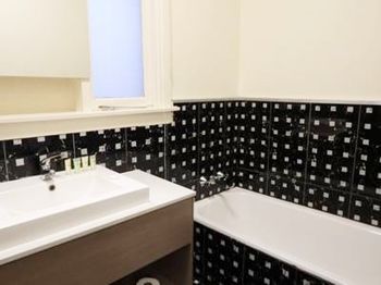 Naughtons Parkville Hotel - Accommodation Whitsundays 11