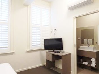 Naughtons Parkville Hotel - Accommodation Whitsundays 17